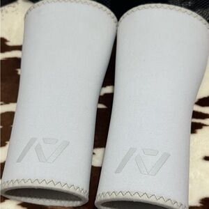 A7 size small knee sleeves rigor mortis